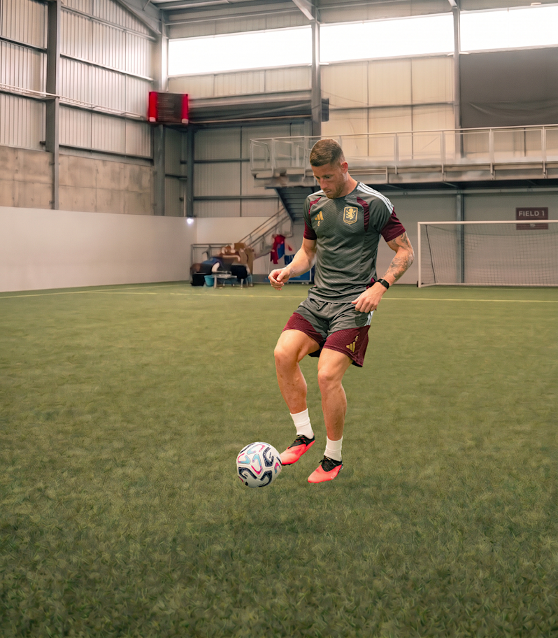 Ross Barkley playing football